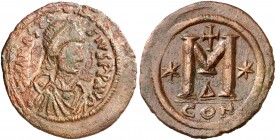 (491-518 d.C). Anastasio. Constantinopla. Follis. (Ratto 337) (S. 19). 18,50 g. Puntos de óxido en anverso. MBC/MBC+.