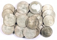 1958 a 1978. Austria. 25 (once) y 50 chelines (quince). Lote de 26 monedas en plata, todas diferentes. A examinar. S/C-/S/C.