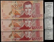 * 1998. Venezuela. Banco Central. DLRI. 50000 bolívares. (Pick 83) (Sucre 50000A/2). 24 de agosto. 3 billetes, una pareja correlativa. S/C-.