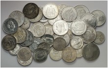 Lote de 40 monedas en plata de diversos países, la mayoría tipo "duro". A examinar. BC/S/C.