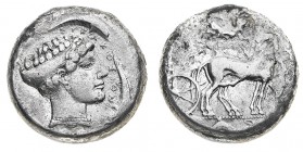 Monete della Magna Grecia
Sicilia
Siracusa - Periodo della Seconda Democrazia (466-405 a.C.) - Tetradramma databile al periodo 420-415 a.C. - Diritt...