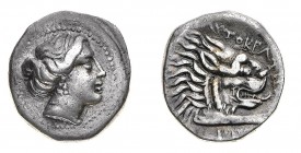 Monete Greche
Caria
Cnido - Dracma databile al periodo 390-330 a.C. - Diritto: testa di Afrodite a destra - Rovescio: protome di leone a destra - gr...