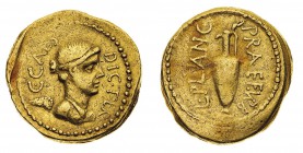 Monete Romane Pre-Imperiali

Giulio Cesare (49-44 a.C.) - Aureo databile al 45 a.C. - Zecca: Roma - Diritto: busto alato della Vittoria a destra - R...