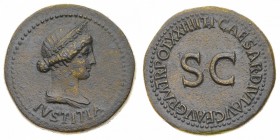 Monete Romane Imperiali
Tiberio (14-37 d.C.)
Dupondio con l'effigie di Livia, madre dell'Imperatore, databile al 22-23 d.C. - Zecca: Roma - Diritto:...