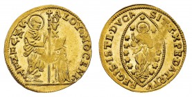 Monete di Zecche Italiane
Repubblica di Venezia
Alvise II Mocenigo (1700-1709) - Zecchino - Zecca: Venezia - Diritto: il Doge genuflesso tiene un'as...