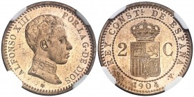 1904*04. Alfonso XIII. SMV. 2 céntimos. (AC. 6). Bella. Brillo original. En cápsula de la NGC como MS65 RD, nº 2762876-001. S/C.