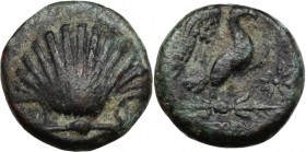 Greek Italy. Southern Apulia, Graxa. AE 12.5 mm. c. 250-225 BC. Cockle shell. / Eagle right on thunderbolt, wings open; at right, star; in exergue, ΓΡ...