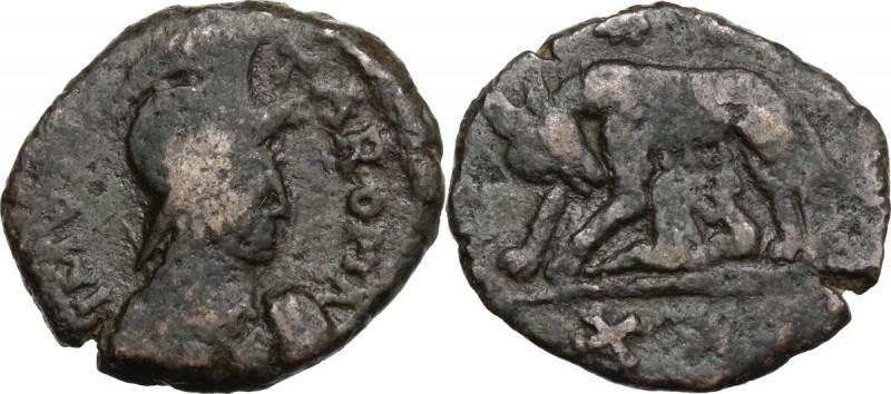 Ostrogothic Italy, Athalaric (526-534). AE 20 Nummi. Rome mint. INVICTA ROMA. He...