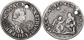 Firenze. Ferdinando I de Medici (1587-1609). Giulio 1594. CNI 136; Gal. XXXIII, 6; MIR (Firenze) 231/4. AG. 2.89 g. 22.70 mm. RR. Foro. qBB.