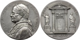 Pio XI (1922-1939), Achille Ratti. Medaglia per il Grande Giubileo del 1925. PIVS XI PON M A MAGNI IVBILEI. Busto del Pontefice a sinistra con berrett...