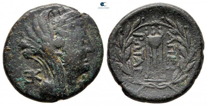 Epeiros. Federal coinage circa 232-168 BC. 
Bronze Æ

20 mm, 5,73 g

Veiled...