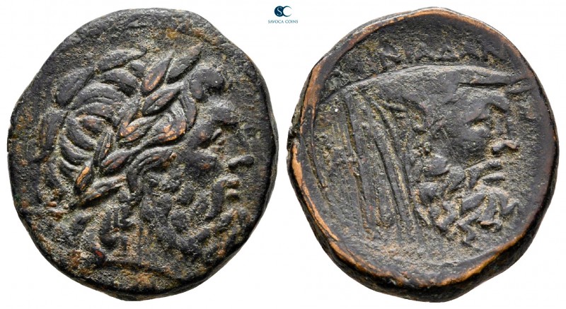 Akarnania. Oiniadai circa 219-211 BC. 
Bronze Æ

22 mm, 7,02 g

Laureate he...