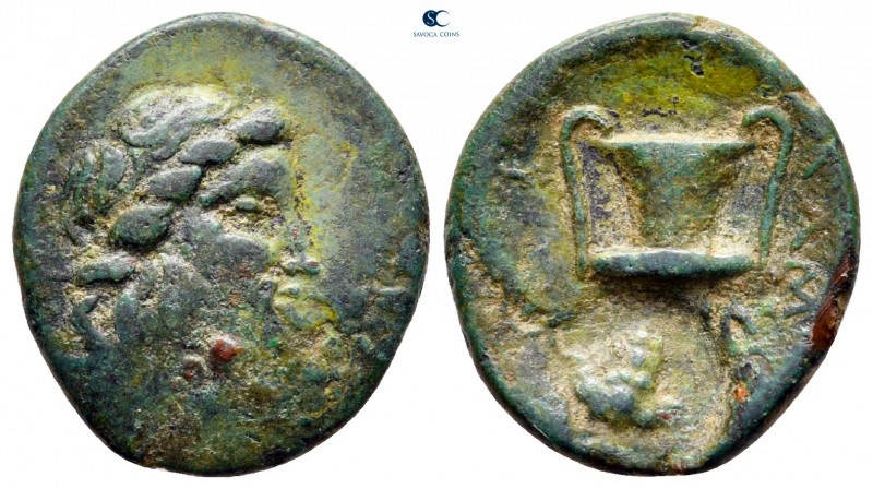 Mysia. Lampsakos circa 190-85 BC. 
Bronze Æ

19 mm, 3,49 g

Laureate head o...