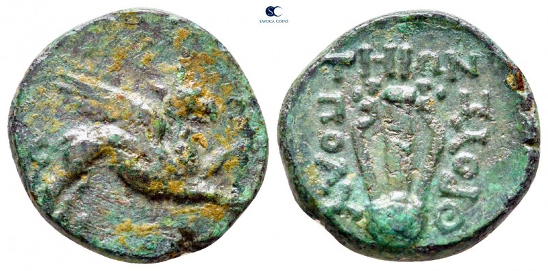 Ionia. Teos circa 370-330 BC. Polythrous, magistrate
Bronze Æ

18 mm, 4,20 g...