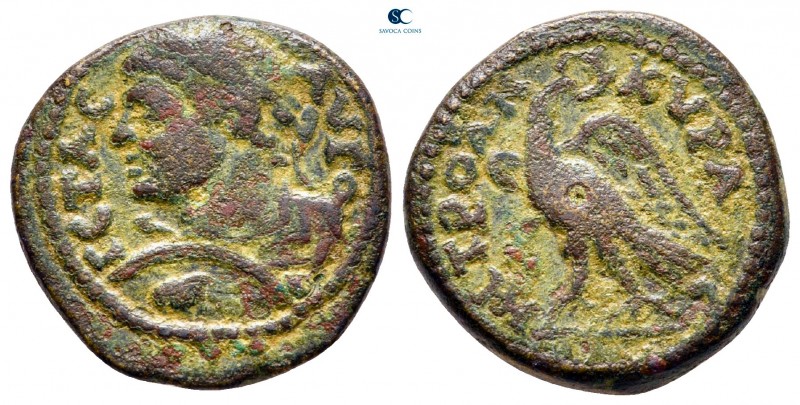 Galatia. Ankyra. Geta AD 198-211. 
Bronze Æ

19 mm, 4,78 g

ΓΕΤΑC ΑΥΓΟ, dra...