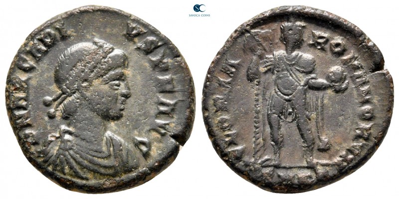 Arcadius AD 383-408. Possibly Cyzicus
Follis Æ

19 mm, 4,41 g

D N ARCADIVS...