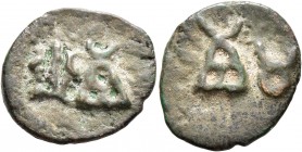 INDIA, Post-Mauryan (Punjab). Taxila (local coinage). 1/2 Unit (Bronze, 17 mm, 1.70 g, 2 h), Taxila city state (Pushkalavati), circa 2nd century BC. L...