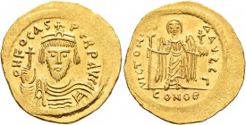 Phocas, 602-610. Solidus (Gold, 22 mm, 4.46 g, 6 h), Constantinopolis, 603-607. o N FOCAS PЄRP AVG Draped and cuirassed bust of Phocas facing, wearing...