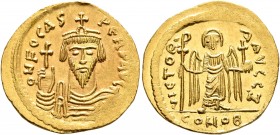 Phocas, 602-610. Solidus (Gold, 21 mm, 4.51 g, 7 h), Constantinopolis, 603-607. o N FOCAS PЄRP AVG Draped and cuirassed bust of Phocas facing, wearing...