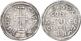 Leo III the "Isaurian", with Constantine V, 717-741. Miliaresion (Silver, 21 mm, 1.86 g, 11 h), Constantinopolis. ҺSЧS XRISTЧS ҺICA Cross potent on gl...