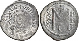 Theophilus, 829-842. Follis (Bronze, 27 mm, 8.00 g, 6 h), Constantinopolis. ✱ΘЄOFIL bASIL' Half-length figure of Theophilus standing facing, wearing c...