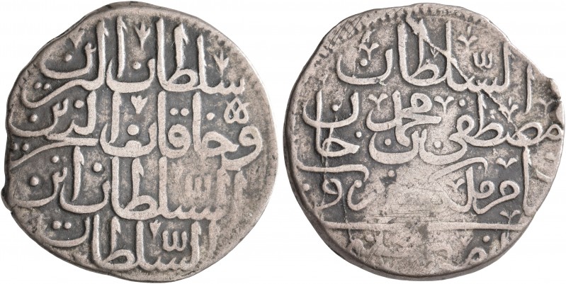 ISLAMIC, Ottoman Empire. Mustafa II, AH 1106-1115 / AD 1695-1703. 1/2 Zolota (Si...