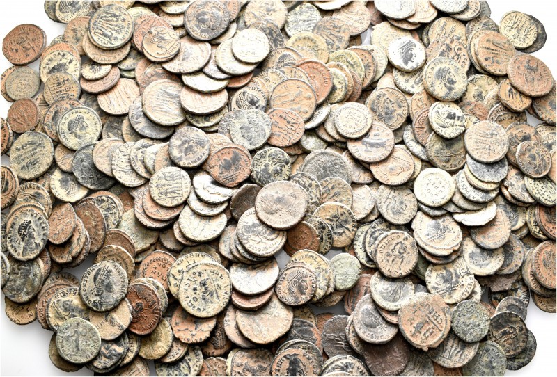 A lot containing 640 bronze coins. All: Roman Imperial. Fine to about very fine....