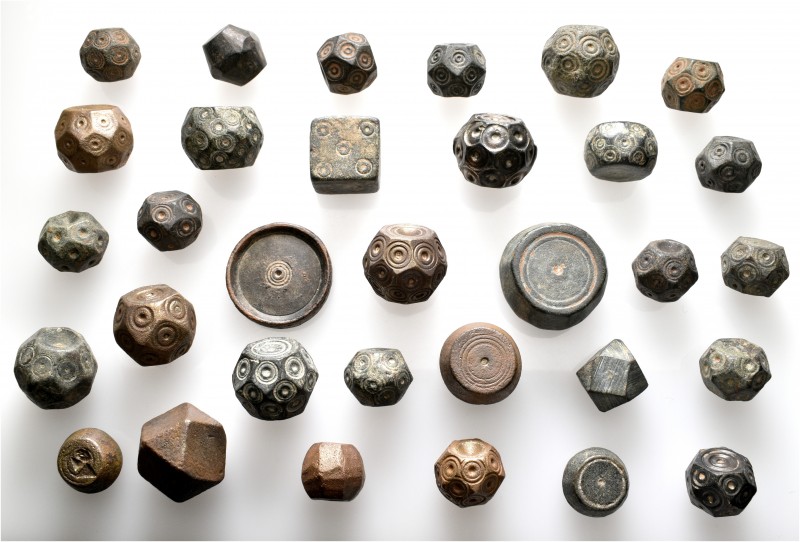 A lot containing 32 bronze weights. All: Byzantine and Islamic. Fine to good ver...