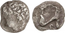Celtiberian Coins
Óbolo. Siglo III a.C. EMPORITON. IMITACIONES GALAS. 0,35 grs. ACIP-279. MBC. 
