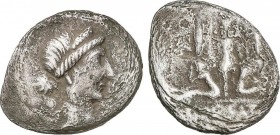 Roman Coins
Empire
Denario. Acuñada el 46-45 a.C. JULIO CÉSAR. Anv.: Cabeza diademada de Venus a derecha, detrás Cupido. Rev.: Trofeo de armas Galas e...