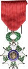 World Decorations
Cruz de Caballero de la Legión de Honor. 1954. IV REPÚBLICA. FRANCIA. Br, AR y esmaltes. Ø 42 mm. Con láurea articulada, anilla, cin...