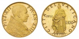 Vaticano

Pio XII (1939-1958) - 100 Lire 1951 - Zecca: Roma - Diritto: busto del Papa a destra - Rovescio: figura della Carità stante di fronte a du...