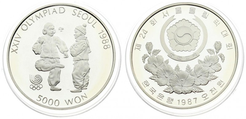 Korea-South 5000 Won 1987 1988 Olympics. Averse: Arms above floral spray. Revers...