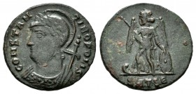 Serie conmemorativa. Follis. 330-335 d.C. Thessalonica. (Ric-VII 188). Anv.: CONSTANTINOPOLIS. Busto de constantinopolis a izquierda, con casco laurea...