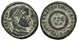 Constantino I. Follis. 321-324 d.C. Siscia. (Ric-174). Anv.: CONSTANTINVS AVG. Cabeza laureada a derecha. Rev.: DN CONSTANTINI MAX AVG. VOT / X X dent...