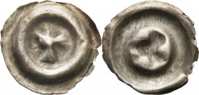 Medieval coins 
POLSKA/POLAND/POLEN/SCHLESIEN

Brakteat, początek XIV wieku - kroczący w prawo ptak 

Kroczący w prawo ptak ze złożonymi skrzydła...