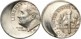 USA (United States of America)
USA. 10 cents od 1946 (dime) Roosevelt - MINT ERROR 

Duże przesunięcie stempla.

Details: 2,34 g 
Condition: 1/1...