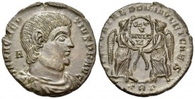 Magnentius, 350-353. Centenionalis (Bronze, 22 mm, 4.55 g, 12 h), Treveri, 1st officina, 352. D N MAGNEN-TIVS P F AVG Bare-headed, draped and cuirasse...