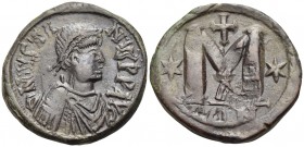 Justin I, 518-527. 40 Nummia or Follis (Bronze, 31.5 mm, 17.44 g, 7 h), Constantinople, 4th officina (Δ). D N IVSTI-NVS PP AVG Diademed, draped and cu...