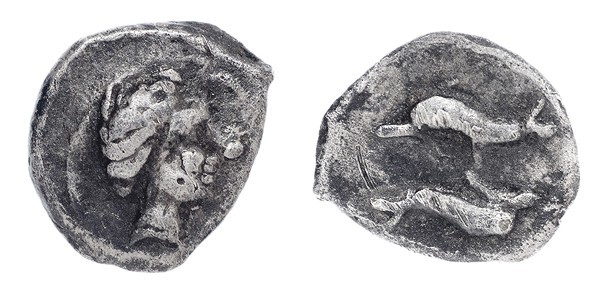 EMPORION. Tetartemorión (241-218 a.C.). A/ Cabeza de Aretusa a der. R/ Dos delfi...