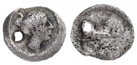 EMPORION. Tetartemorión (241-218 a.C.). A/ Cabeza femenina con moño alto a der. R/ Dos delfines en dirección contraria. AR 0,18 g. CNH-39. ACIP-185. C...