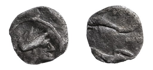 EMPORION. Hemitartemorión (después del 218 a.C.). A/ Cabeza femenina a der. R/ D...