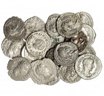 19 denarios: Antonino Pío. Caracalla (5). Septimio Severo, Alejandro Severo (4), Gordiano III (2), Lucila, Trajano, Geta, Julia Soemias, Domiciano y M...