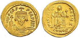 FOCAS. Sólido. Constantinopla, N (607-609). R/ Ángel de frente con cristograma y globo crucífero. SBB-620. EBC-.