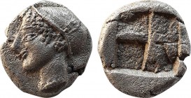 IONIA. Phokaia. Obol (Circa 625/0-522 BC).
Obv: Female head left, wearing helmet or sakkos.
Rev: Quadripartite incuse square.
SNG Kayhan -; Klein -; S...