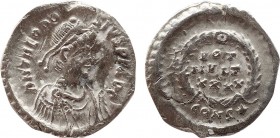 THEODOSIUS I (379-395). Siliqua. Constantinople.
Obv: DN THEODOSIVS PF AVG.
Diademed, draped and cuirassed bust right.
Rev: VOT MVLT XXXX / CONS *.
Le...
