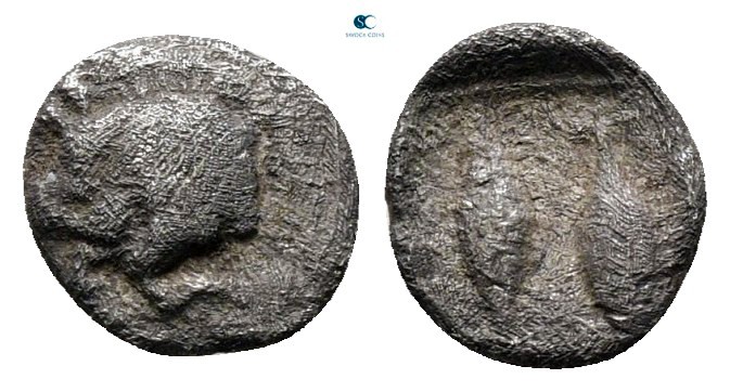 Mysia. Kyzikos circa 450-400 BC. 
Tetartemorion AR

7 mm., 0,26 g.



nea...