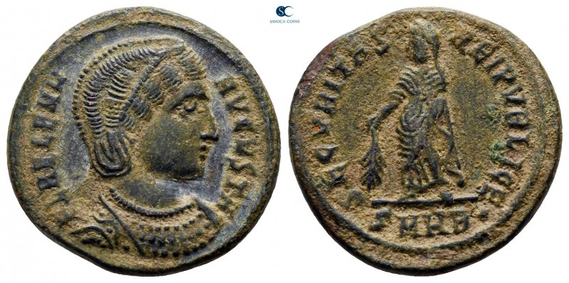 Helena. Augusta AD 324-3230. Heraclea
Follis Æ

20 mm., 3,52 g.



very f...