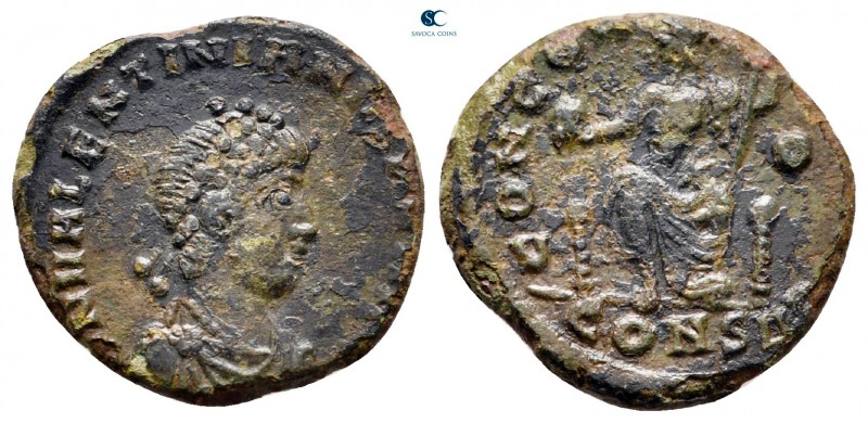 Valentinian II AD 375-392. Constantinople
Follis Æ

16 mm., 1,92 g.



ne...