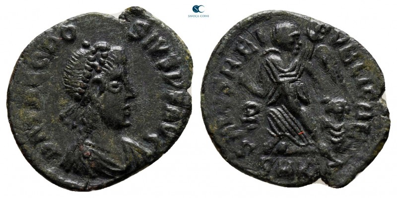 Theodosius I AD 379-395. Cyzicus
Follis Æ

15 mm., 0,84 g.



very fine